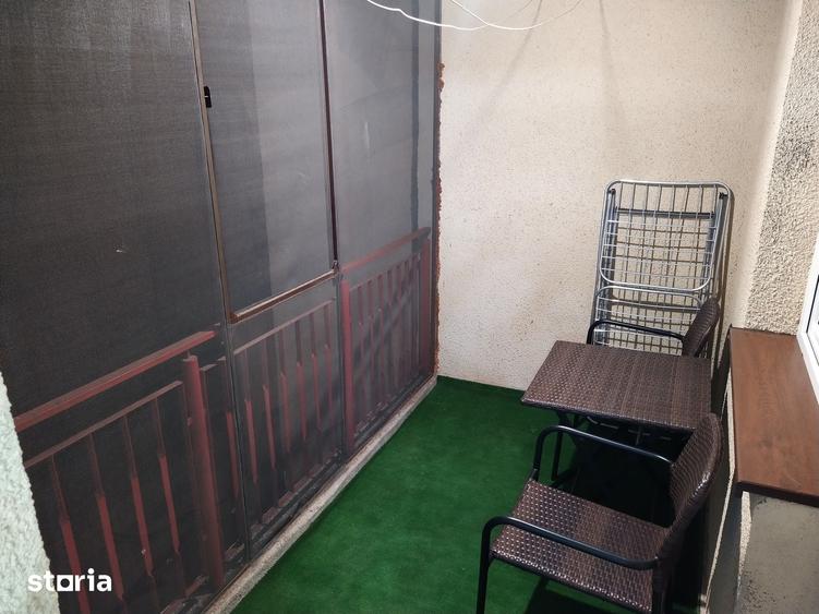 Apartament cu 2 camere semidecomandat în Tei