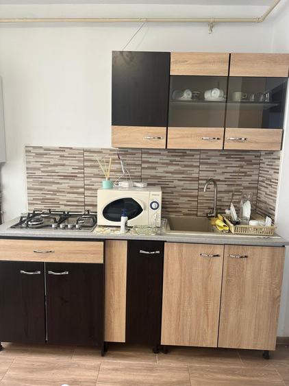 Apartament cu 3 camere decomandat în Obor