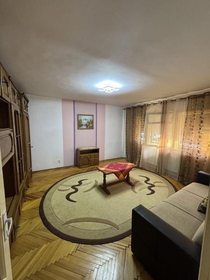Apartament cu 2 camere decomandat în Steaua
