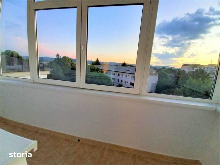 Apartament cu 3 camere decomandat în Bistrița Lac