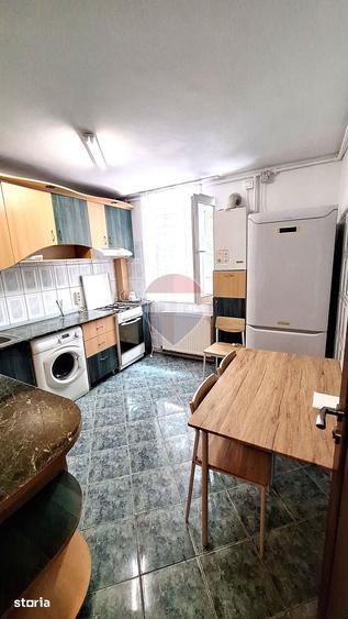 Apartament cu 2 camere decomandat în Titan