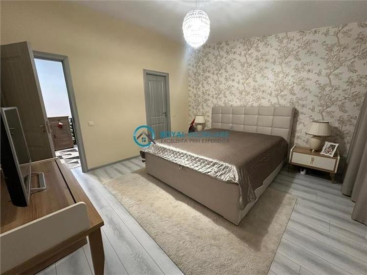Duplex cu 5 camere cu Canalizare în Bucov