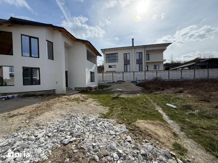 Casă cu 4 camere cu Teren 500 Mp în Central
