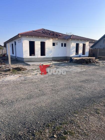 Duplex cu 3 camere cu Canalizare în Ghiroda
