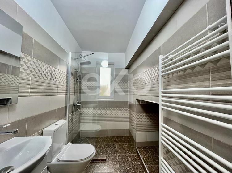 Casă individuală cu 6 camere cu Canalizare în Calea Turzii