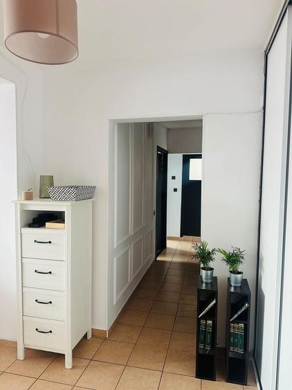 Apartament cu 3 camere decomandat în Apărătorii Patriei