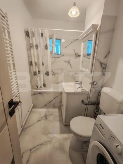 Apartament cu 3 camere semidecomandat, mobilat în Hărmanului