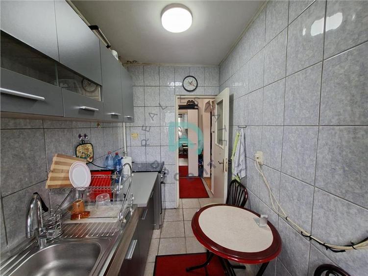 Apartament cu 2 camere semidecomandat în Griviței