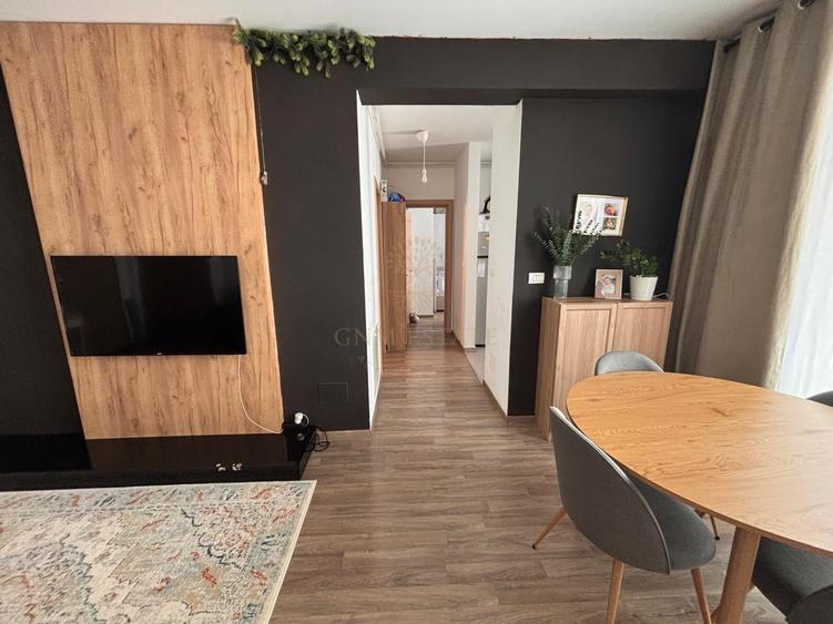Apartament cu 2 camere semidecomandat, mobilat în Prelungirea Ghencea