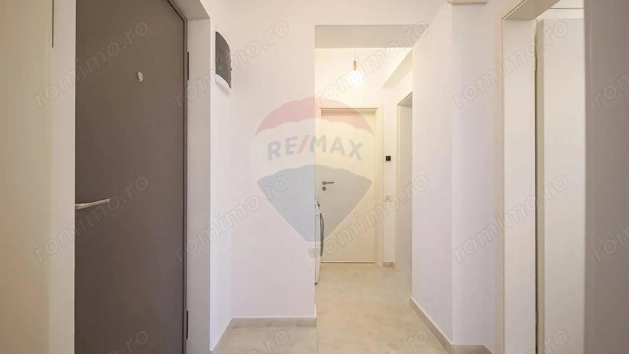 Apartament cu 3 camere decomandat în Noua