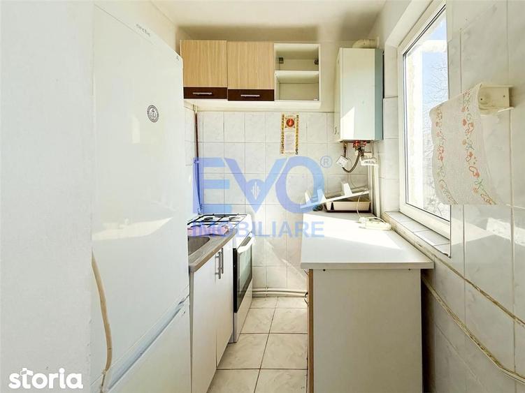 Apartament cu 3 camere nedecomandat în Tătărași