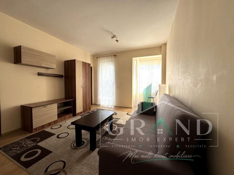 Apartament cu 2 camere semidecomandat, mobilat în Semicentral