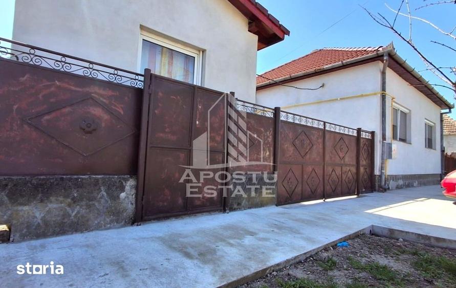Casă cu 5 camere cu Teren 1439 Mp în Ineu