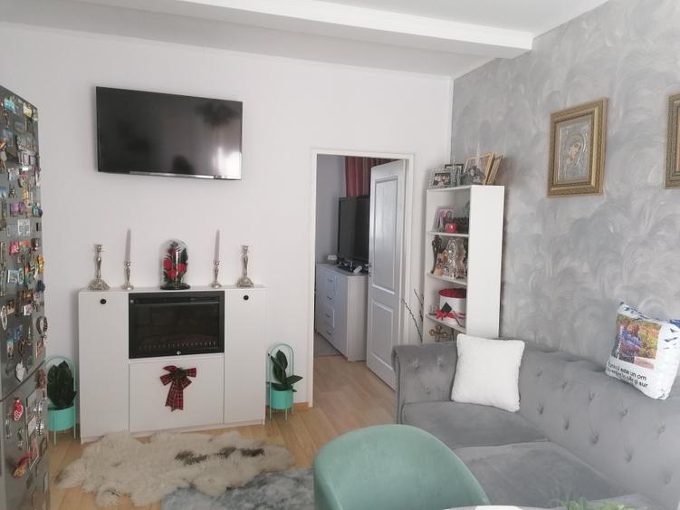 Casă individuală cu 4 camere cu Canalizare în Lumina