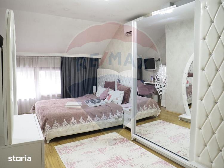 Casă cu 9 camere cu Teren 370 Mp în Central