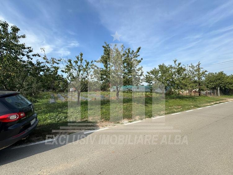 Teren Construcții intravilan de 1200 mp, în Micești