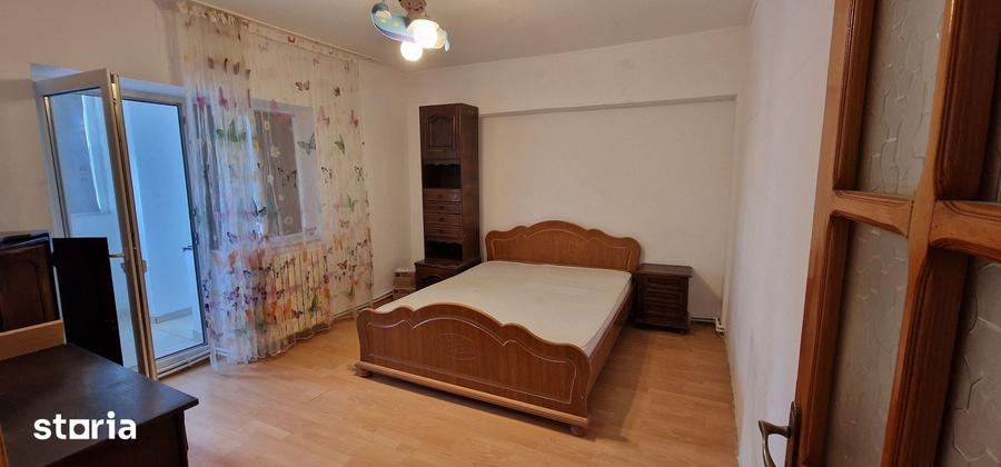 Apartament cu 4 camere decomandat în Gara