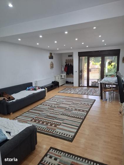 Casă cu 5 camere cu Teren 600 Mp în Central
