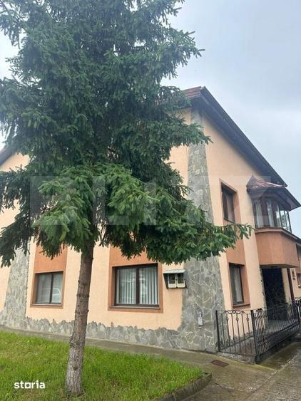 Apartament cu 5 camere în Stupini