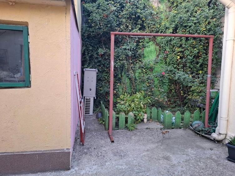 Casă individuală cu 4 camere cu Canalizare în 1 Mai