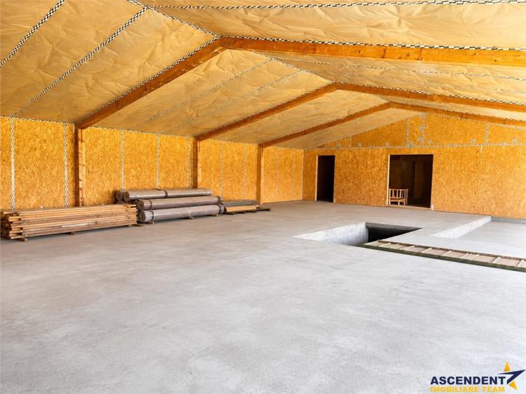 Casă cu 4 camere cu Teren 3227 Mp în Central