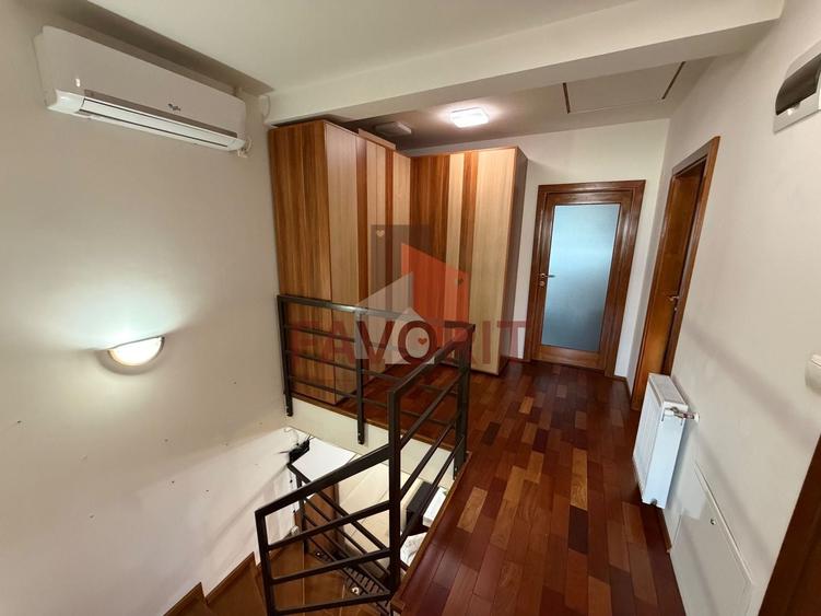 Duplex cu 4 camere cu Canalizare în Aradului