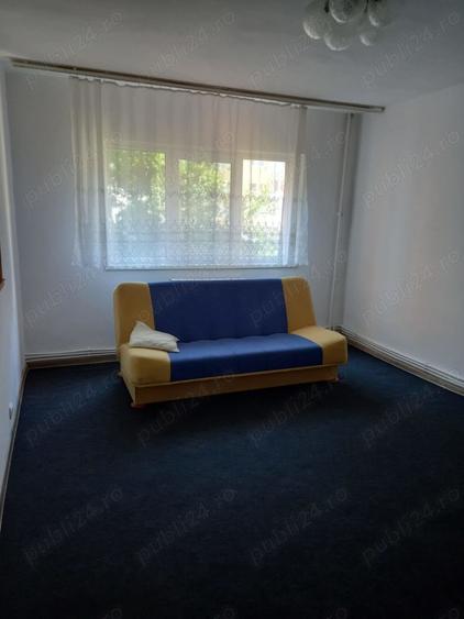 Apartament cu 4 camere decomandat în Govândari