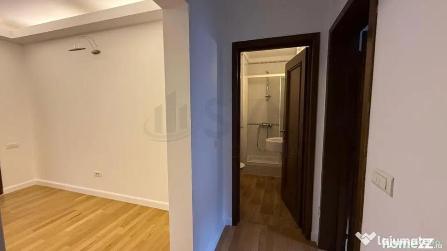 Apartament cu 3 camere semidecomandat în Primăverii