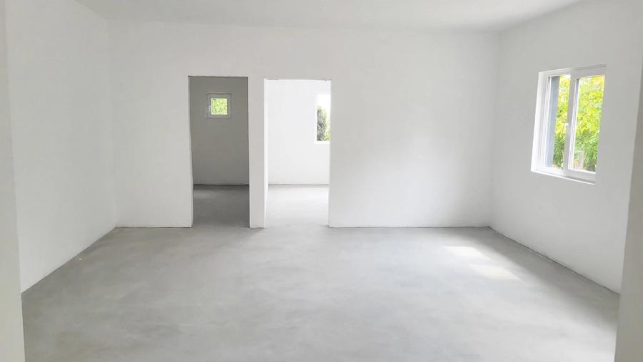 Casă individuală cu 3 camere cu Canalizare în Lumina