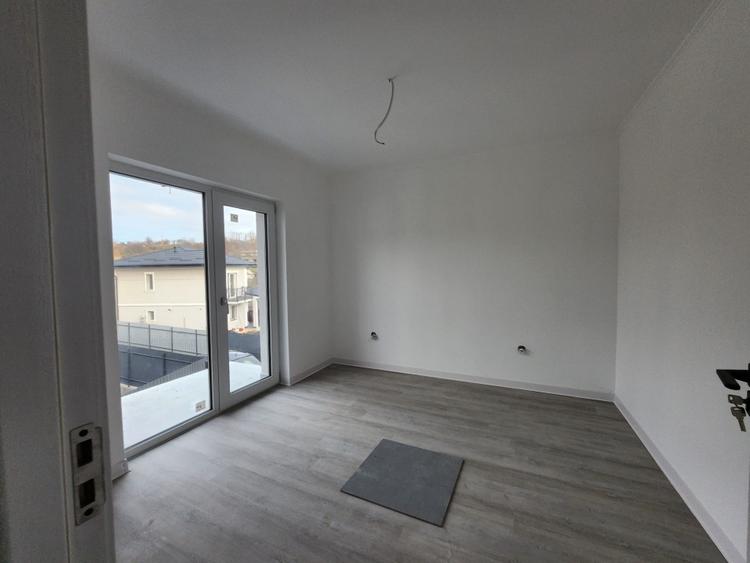 Casă individuală cu 4 camere cu Garaj în Miroslava
