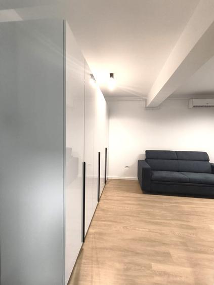 Apartament cu 2 camere semidecomandat în Berceni