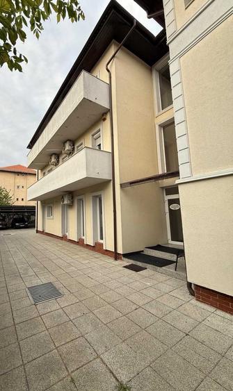 Spațiu comercial, de 128 mp, în Central