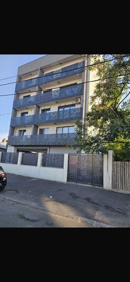 Apartament cu 3 camere decomandat în Bucureștii Noi