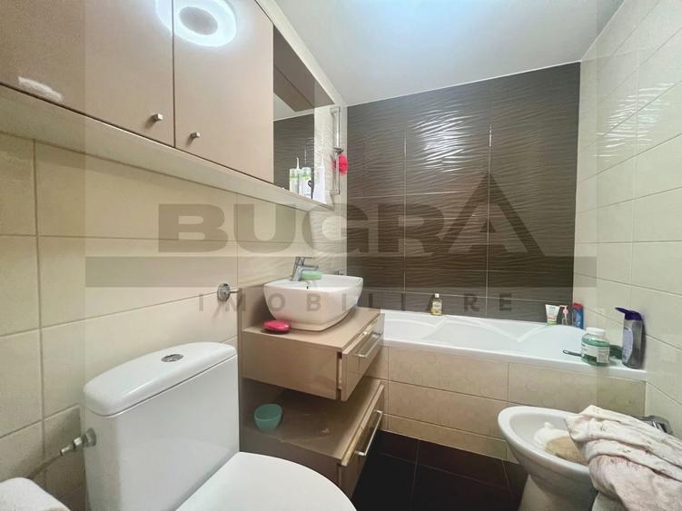 Apartament cu 4 camere decomandat, mobilat în Plopilor