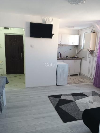 Inchiriez apartament micro1 langa scoala