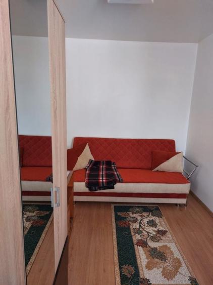 Apartament cu 2 camere semidecomandat în Cedonia