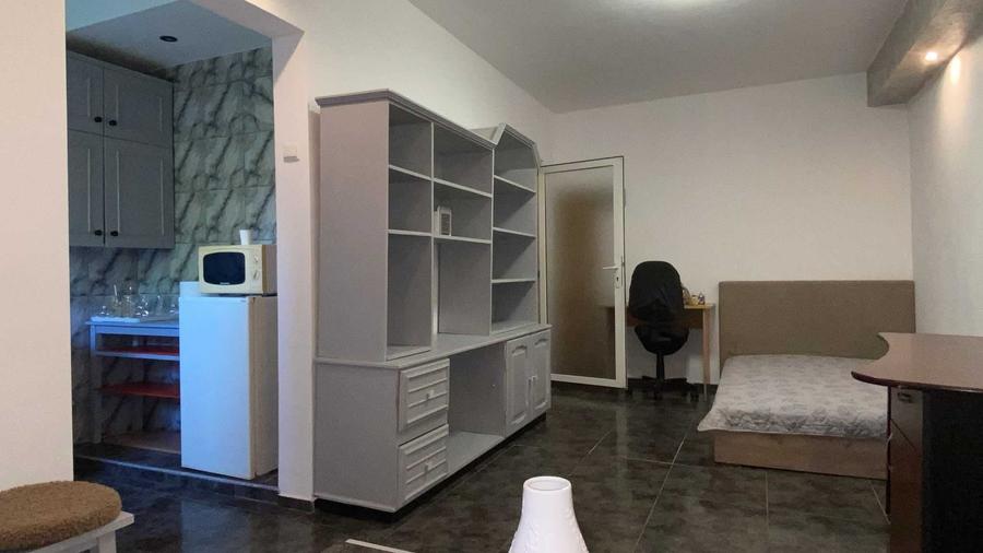 Inchiriez apartament cu o camera aproape de UMF - 2