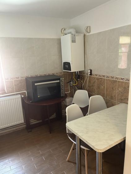 Apartament cu 2 camere decomandat, mobilat în Cezar Petrescu
