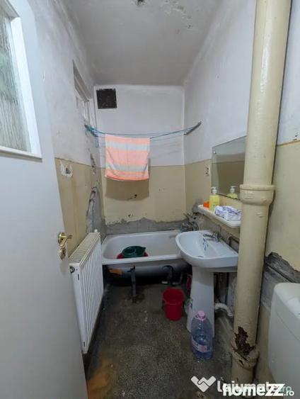Apartament cu 2 camere decomandat în Banca Națională
