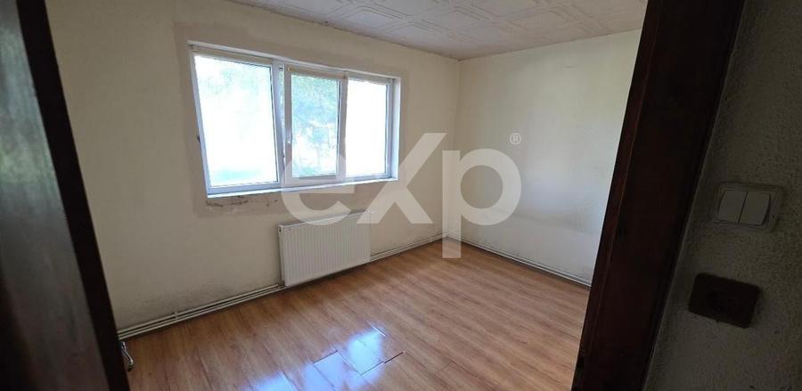 Apartament cu 2 camere semidecomandat în Micro 11