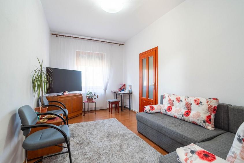 Casă individuală cu 5 camere cu Canalizare în Felnac