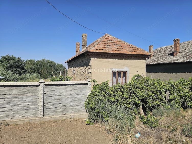 Casa de vanzare +Pamanturi