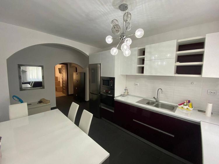 De închiriat – Apartament modern cu 3 camere | Zona Centrală | Str. General Magh - 8