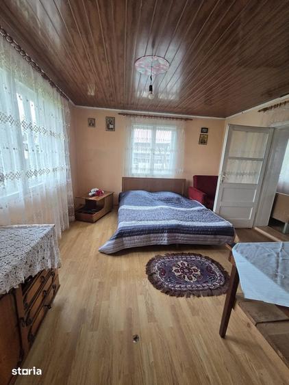 Casă cu 4 camere cu Teren 1500 Mp în Zamostea
