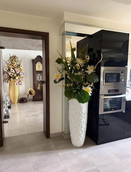 Apartament cu 3 camere decomandat în Girocului
