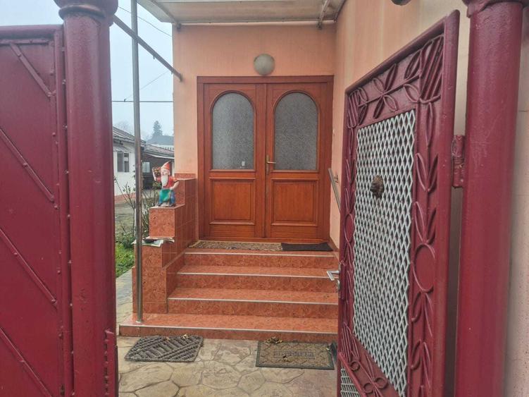 Casă cu 3 camere în Central