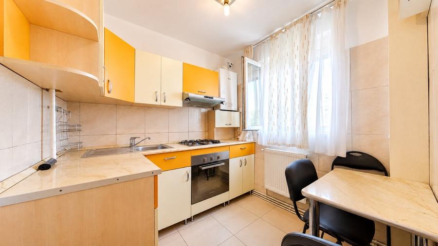 Apartament cu 2 camere decomandat, mobilat în Podgoria
