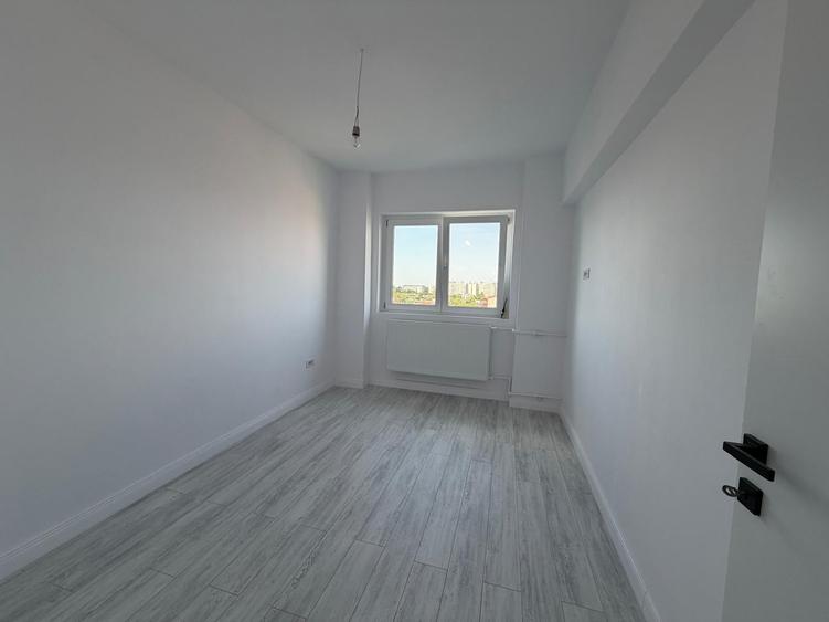 Apartament cu 3 camere decomandat în Titulescu