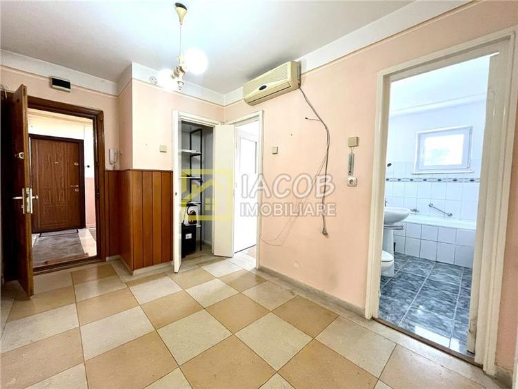 Apartament cu 2 camere decomandat în Energiei