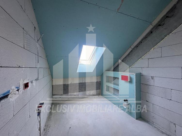 Apartament cu 3 camere decomandat în Cetate